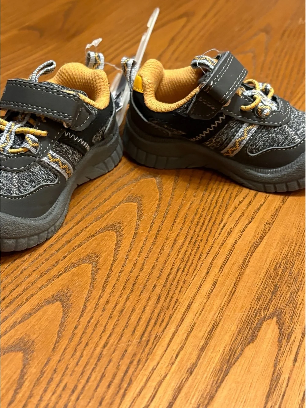 OshKosh B'gosh Toddler Boy Hiking Shoes Size 4 Gray Yellow NWT